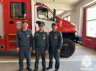 Пожарные спасли ребёнка из заблокированного автомобиля за минуту